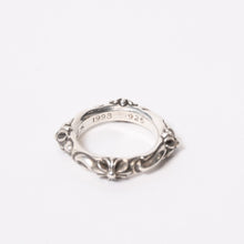 Load image into Gallery viewer, 極美品 CHROME HEARTS クロムハーツ SBT BAND RING SBT バンドリング 指輪 重量約8.41g サイズ16.5号 シルバー925 中古 4b013996