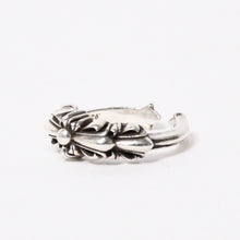 Load image into Gallery viewer, CHROME HEARTS クロムハーツ BABY CLSC DBL FLRL CRS ベイビークラシック ダブルフローラルクロスリング 重量約3.92g 5号 美品 中古 4b013993