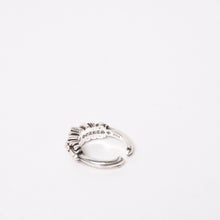 Load image into Gallery viewer, CHROME HEARTS クロムハーツ BABY CLSC DBL FLRL CRS ベイビークラシック ダブルフローラルクロスリング 重量約3.92g 5号 美品 中古 4b013993