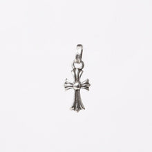 Load image into Gallery viewer, CHROME HEARTS クロムハーツ CRS BBYFAT ベイビーファットクロス ペンダントトップ チャーム 重量約2.58g シルバー925 美品 中古 4b013999