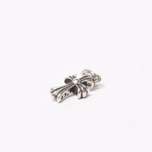Load image into Gallery viewer, CHROME HEARTS クロムハーツ CRS BBYFAT ベイビーファットクロス ペンダントトップ チャーム 重量約2.58g シルバー925 美品 中古 4b013999