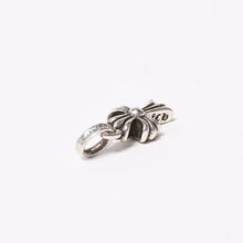 Load image into Gallery viewer, CHROME HEARTS クロムハーツ CRS BBYFAT ベイビーファットクロス ペンダントトップ チャーム 重量約2.58g シルバー925 美品 中古 4b013999