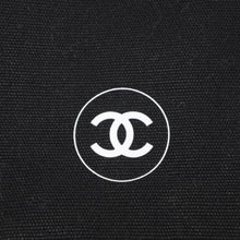 画像をギャラリービューアに読み込む, CHANEL シャネル LA COLLECTION ノベルティ パスポートホルダー ブラック コットン 美品 中古 4b013456