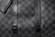 Load image into Gallery viewer, 極美品 LOUIS VUITTON ルイヴィトン ボストン キーポルバンドリエール45 ダミエグラフィット N41418 ブラック シルバー金具 4b013928