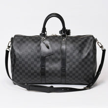 Load image into Gallery viewer, 極美品 LOUIS VUITTON ルイヴィトン ボストン キーポルバンドリエール45 ダミエグラフィット N41418 ブラック シルバー金具 4b013928