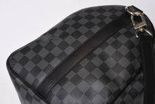 Load image into Gallery viewer, 極美品 LOUIS VUITTON ルイヴィトン ボストン キーポルバンドリエール45 ダミエグラフィット N41418 ブラック シルバー金具 4b013928