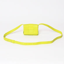 Load image into Gallery viewer, 極美品 BOTTEGA VENETA ボッテガヴェネタ キャンディーカセット ミニショルダーバッグ レザー イエロー シルバー金具 中古 4b013934
