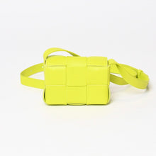 Load image into Gallery viewer, 極美品 BOTTEGA VENETA ボッテガヴェネタ キャンディーカセット ミニショルダーバッグ レザー イエロー シルバー金具 中古 4b013934