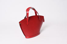 Load image into Gallery viewer, 極美品 LOUIS VUITTON ルイヴィトン サンジャック ショッピング トートバッグ M52277 エピレザー カスティリアンレッド ゴールド金具 中古 4b013937