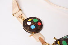 Load image into Gallery viewer, 極美品 LOUIS VUITTON ルイヴィトン 草間彌生 ミュルティ ポシェット アクセソワール M46385 モノグラムキャンバス マルチカラー 中古 4b013939