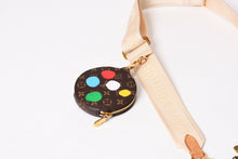 Load image into Gallery viewer, 極美品 LOUIS VUITTON ルイヴィトン 草間彌生 ミュルティ ポシェット アクセソワール M46385 モノグラムキャンバス マルチカラー 中古 4b013939