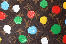 Load image into Gallery viewer, 極美品 LOUIS VUITTON ルイヴィトン 草間彌生 ミュルティ ポシェット アクセソワール M46385 モノグラムキャンバス マルチカラー 中古 4b013939