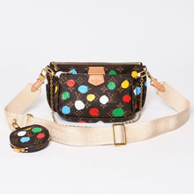 Load image into Gallery viewer, 極美品 LOUIS VUITTON ルイヴィトン 草間彌生 ミュルティ ポシェット アクセソワール M46385 モノグラムキャンバス マルチカラー 中古 4b013939