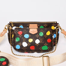 Load image into Gallery viewer, 極美品 LOUIS VUITTON ルイヴィトン 草間彌生 ミュルティ ポシェット アクセソワール M46385 モノグラムキャンバス マルチカラー 中古 4b013939