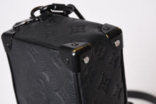 Load image into Gallery viewer, LOUIS VUITTON ルイヴィトン ミニソフトトランク ショルダーバッグ M55702 モノグラム エクリプス ブラック 美品 中古 4b013943