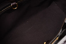 Load image into Gallery viewer, LOUIS VUITTON ルイヴィトン ウィルシャーPM ハンドバッグ M93641 ブラウン アマラント エナメル モノグラムヴェルニ 美品 中古 4b0139461