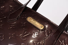 Load image into Gallery viewer, LOUIS VUITTON ルイヴィトン ウィルシャーPM ハンドバッグ M93641 ブラウン アマラント エナメル モノグラムヴェルニ 美品 中古 4b0139461