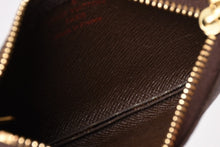 Load image into Gallery viewer, 極美品 LOUIS VUITTON ルイヴィトン ポシェット クレ コインケース 小銭入れ N62658 ダミエ エベヌ ブラウン 中古 4b013951