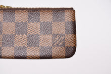 Load image into Gallery viewer, 極美品 LOUIS VUITTON ルイヴィトン ポシェット クレ コインケース 小銭入れ N62658 ダミエ エベヌ ブラウン 中古 4b013951