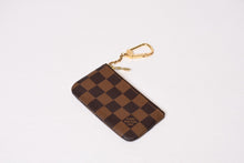 Load image into Gallery viewer, 極美品 LOUIS VUITTON ルイヴィトン ポシェット クレ コインケース 小銭入れ N62658 ダミエ エベヌ ブラウン 中古 4b013951