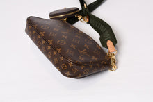 Load image into Gallery viewer, 極美品 LOUIS VUITTON ルイヴィトン モノグラム ミュルティポシェット アクセソワール カーキ ショルダーバッグ M44813 中古 4b013960