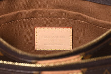 Load image into Gallery viewer, 極美品 LOUIS VUITTON ルイヴィトン モノグラム ミュルティポシェット アクセソワール カーキ ショルダーバッグ M44813 中古 4b013960