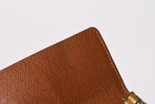 Load image into Gallery viewer, LOUIS VUITTON ルイヴィトン ミュルティクレ6 キーケース M62630 モノグラム PVC レザー ブラウン 6連 美品 中古 4b013961