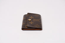 Load image into Gallery viewer, LOUIS VUITTON ルイヴィトン ミュルティクレ6 キーケース M62630 モノグラム PVC レザー ブラウン 6連 美品 中古 4b013961