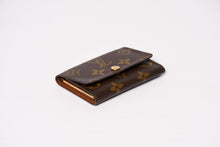 Load image into Gallery viewer, LOUIS VUITTON ルイヴィトン ミュルティクレ6 キーケース M62630 モノグラム PVC レザー ブラウン 6連 美品 中古 4b013961