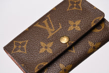 Load image into Gallery viewer, LOUIS VUITTON ルイヴィトン ミュルティクレ6 キーケース M62630 モノグラム PVC レザー ブラウン 6連 美品 中古 4b013961
