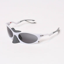 Load image into Gallery viewer, 極美品 OAKLEY オークリー PLANTARIS プランタリス サングラス アイウェア OO9437 サイズ63□19 126 グレー 中古 4b013979