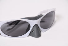 Load image into Gallery viewer, 極美品 OAKLEY オークリー PLANTARIS プランタリス サングラス アイウェア OO9437 サイズ63□19 126 グレー 中古 4b013979