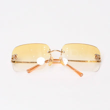 Load image into Gallery viewer, CHANEL シャネル リムレス サングラス アイウェア 4017-D c.125/56 サイズ62□17 120 ココマーク ラインストーン イエロー 美品 中古 4b014020