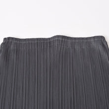 画像をギャラリービューアに読み込む, 極美品 PLEATS PLEASE ISSEY MIYAKE プリーツプリーズ PP05 JG001 イッセイミヤケ スカート サイズ3 グレー 中古 4b014073