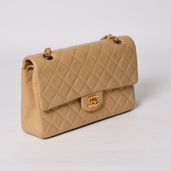 極美品 CHANEL シャネル マトラッセ25 Wフラップ Wチェーンショルダーバッグ ココマーク ラムスキン ベージュ ゴールド金具 中古 4b014138