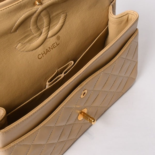 極美品 CHANEL シャネル マトラッセ25 Wフラップ Wチェーンショルダーバッグ ココマーク ラムスキン ベージュ ゴールド金具 中古 4b014138