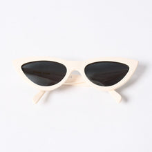 画像をギャラリービューアに読み込む, CELINE セリーヌ Sunglasses サングラス クリームカラー キャットアイ 56□20 145 CL4019IN 美品 中古 4b014166