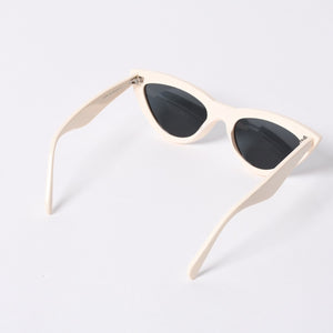 CELINE セリーヌ Sunglasses サングラス クリームカラー キャットアイ 56□20 145 CL4019IN 美品 中古 4b014166