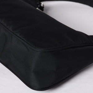 Very Good Condition PRADA Hobo One Shoulder Bag MV515 Triangle Logo Triangle Logo Plate Nylon Black Used 4a000053