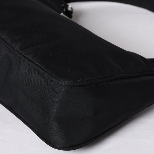 Very Good Condition PRADA Hobo One Shoulder Bag MV515 Triangle Logo Triangle Logo Plate Nylon Black Used 4a000053