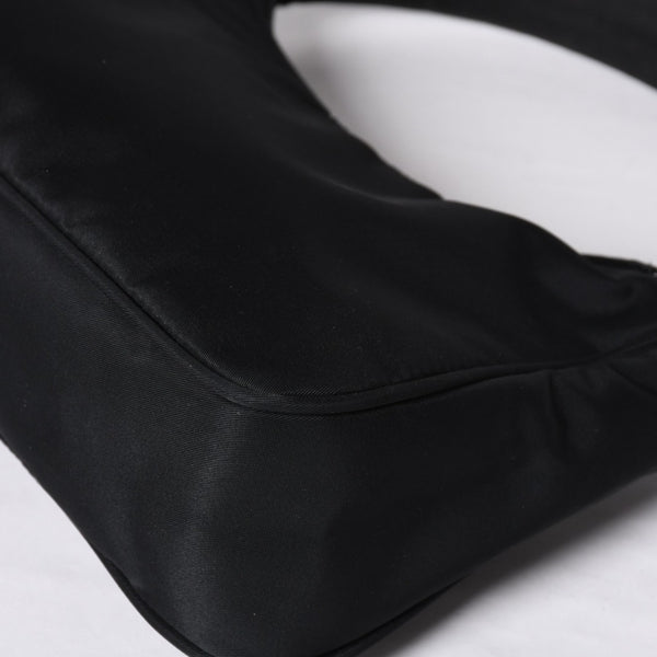 Very Good Condition PRADA Hobo One Shoulder Bag MV515 Triangle Logo Triangle Logo Plate Nylon Black Used 4a000053
