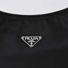 画像をギャラリービューアに読み込む, 極美品 PRADA プラダ ホーボー ワンショルダーバッグ MV515 トライアングルロゴ 三角ロゴプレート ナイロン ブラック 中古 4a000053