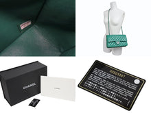 画像をギャラリービューアに読み込む, 新品同様 CHANEL シャネル Wフラップマトラッセ25 チェーンショルダーバッグ 30番台 キャビアスキン グリーン シルバー金具 中古 4b010762
