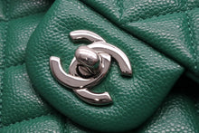 画像をギャラリービューアに読み込む, 新品同様 CHANEL シャネル Wフラップマトラッセ25 チェーンショルダーバッグ 30番台 キャビアスキン グリーン シルバー金具 中古 4b010762