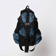 画像をギャラリービューアに読み込む, OAKLEY オークリー Mini Icon Backpack アイコン ミニバックパック リュック ブラック ブルー テック ナイロン メタルロゴ 美品 中古 4b010457