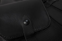 Load image into Gallery viewer, LOUISVUITTON ルイヴィトン クリストファーMM リュック バックパック M50159 エピレザー ノワール シルバー 美品 中古 4b010541