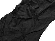 Load image into Gallery viewer, ISSEY MIYAKE FETE イッセイミヤケフェット プリーツ イージーワイドパンツ IF82FF234 ブラック シルク 美品 中古 4b010948