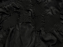 Load image into Gallery viewer, ISSEY MIYAKE FETE イッセイミヤケフェット プリーツ イージーワイドパンツ IF82FF234 ブラック シルク 美品 中古 4b010948