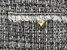 Load image into Gallery viewer, 極美品 Valentino ヴァレンチノ スタッズ ツイードジャケット ブラック ホワイト サイズ M ブラック金具 中古 4b011448