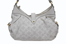 画像をギャラリービューアに読み込む, 極美品 LOUIS VUITTON ルイヴィトン マヒナXS パンチング ショルダーバッグ M95661 ホワイト レザー ゴールド金具 中古 4b010746